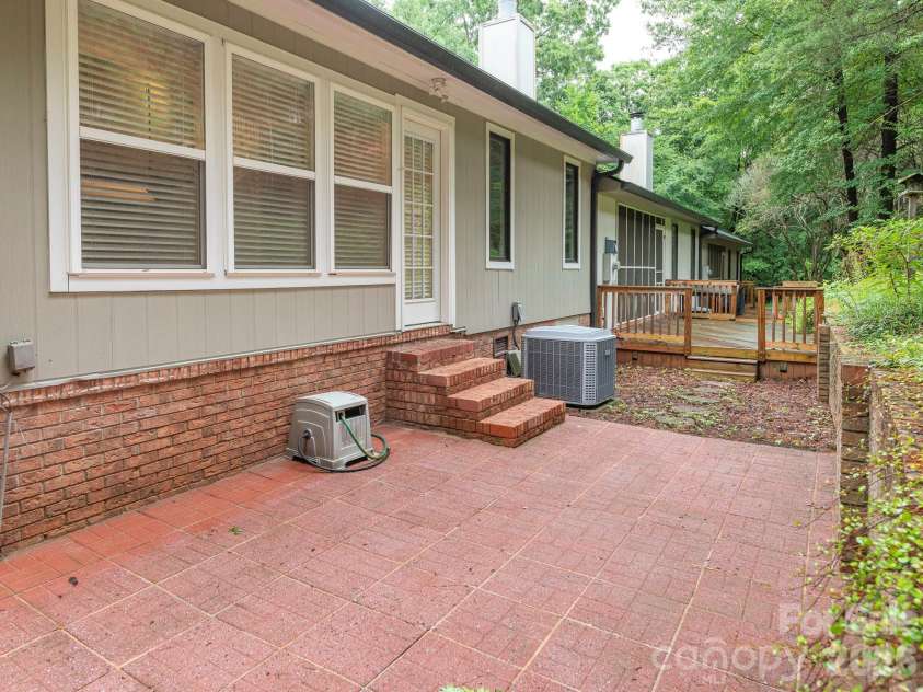 1005 Kenilworth Court, Concord, NC 28027.  MLS# CAR4403489, YatesRealty ID 36682. 