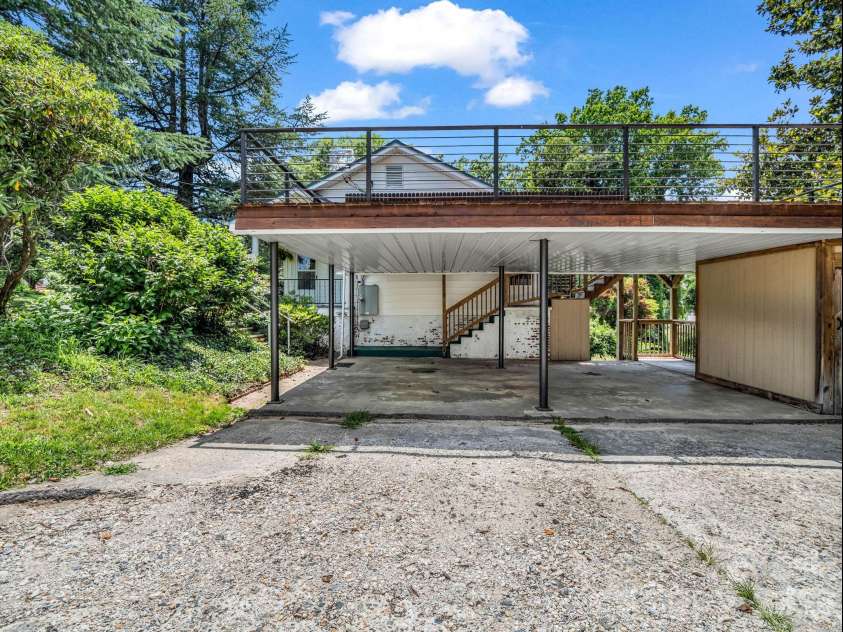 555 State Street, Marion, NC 28752.  MLS# CAR4400439, YatesRealty ID 36686. 