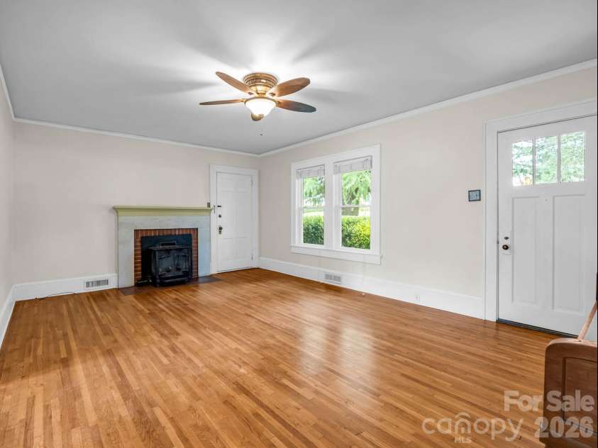 555 State Street, Marion, NC 28752.  MLS# CAR4400439, YatesRealty ID 36686. 