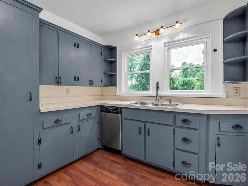 555 State Street, Marion, NC 28752.  MLS# CAR4400439, YatesRealty ID 36686. 