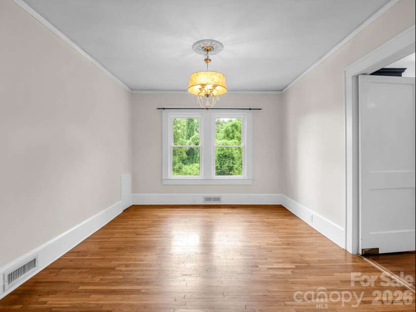 555 State Street, Marion, NC 28752.  MLS# CAR4400439, YatesRealty ID 36686. 