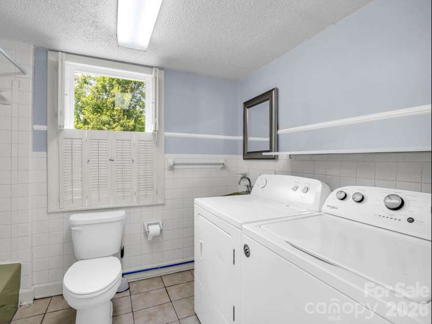 555 State Street, Marion, NC 28752.  MLS# CAR4400439, YatesRealty ID 36686. 