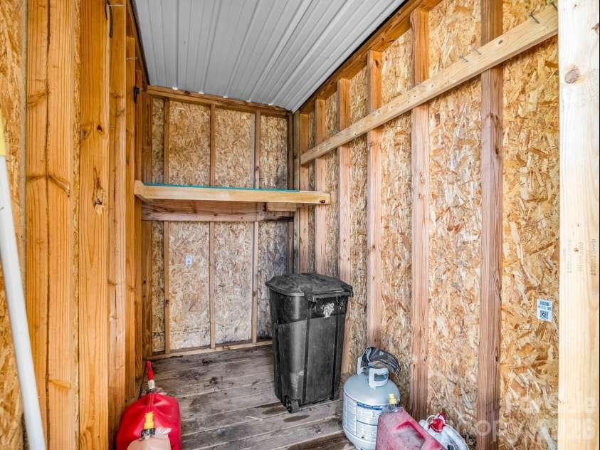 555 State Street, Marion, NC 28752.  MLS# CAR4400439, YatesRealty ID 36686. 