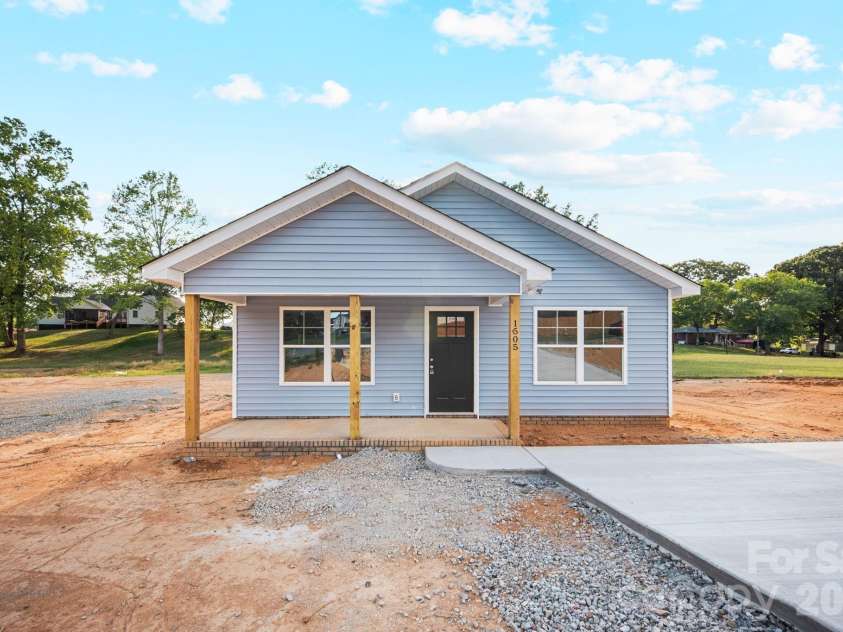 1505 Arden Avenue, Kannapolis, NC 28083.  MLS# CAR4403735, YatesRealty ID 36687. 