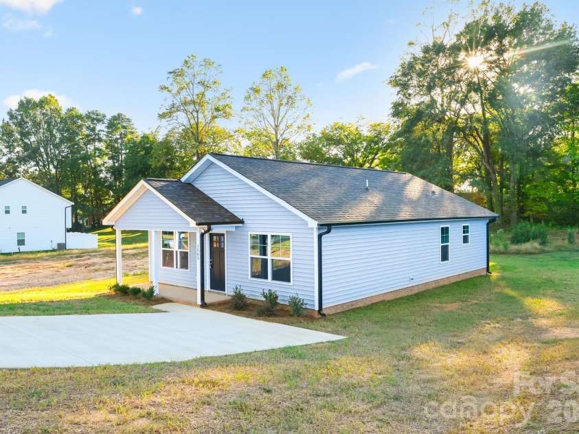 1505 Arden Avenue, Kannapolis, NC 28083.  MLS# CAR4403735, YatesRealty ID 36687. 