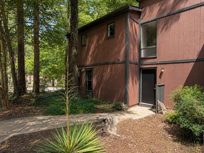 6101 honeysuckle Lane, Charlotte, NC 28212.  MLS# CAR4403515, YatesRealty ID 36688. 