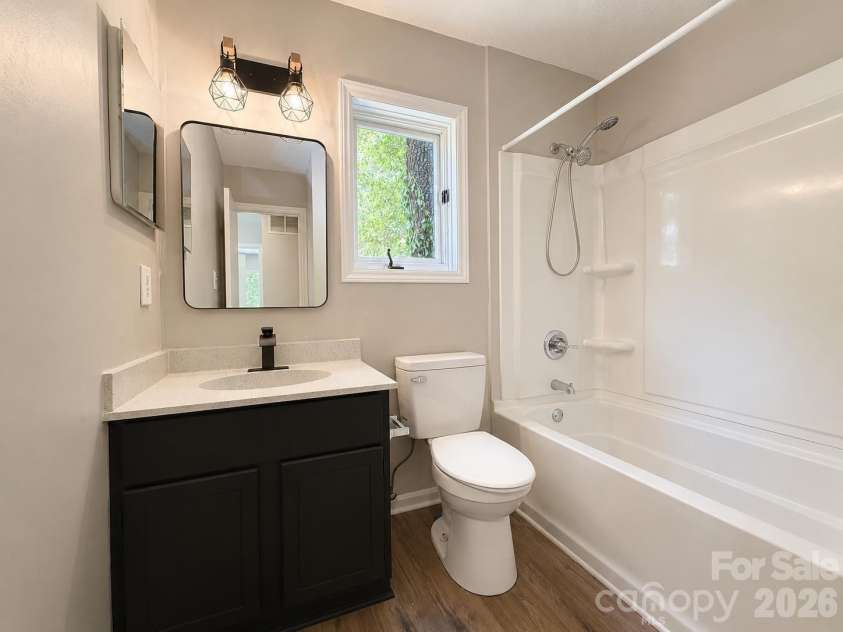 6101 honeysuckle Lane, Charlotte, NC 28212.  MLS# CAR4403515, YatesRealty ID 36688. 