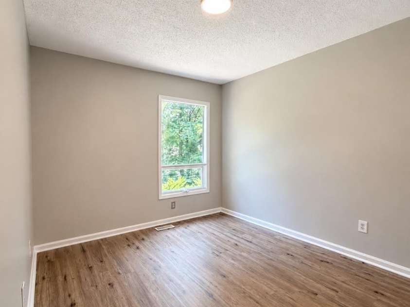 6101 honeysuckle Lane, Charlotte, NC 28212.  MLS# CAR4403515, YatesRealty ID 36688. 