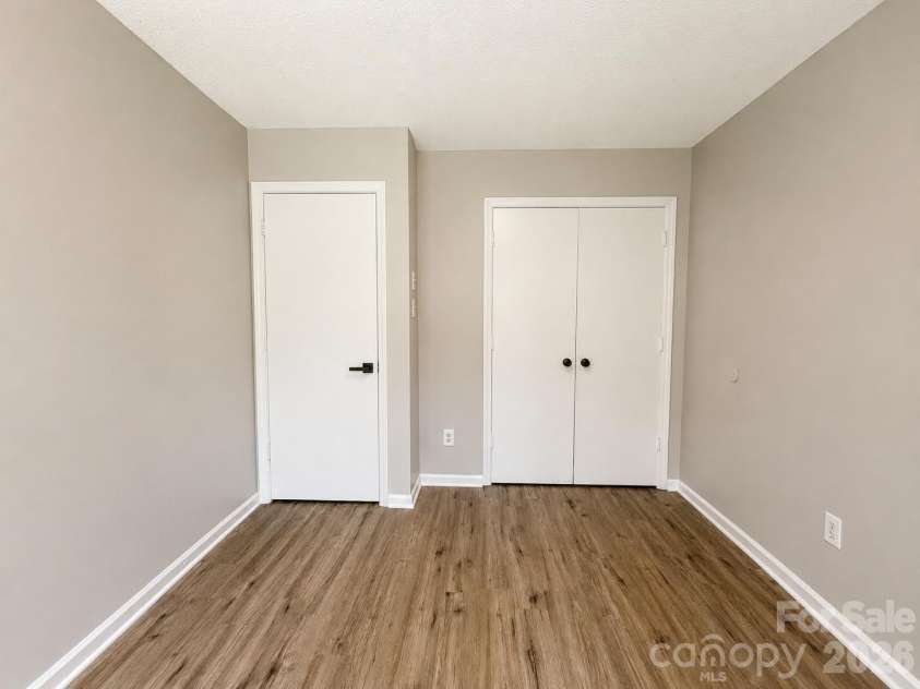 6101 honeysuckle Lane, Charlotte, NC 28212.  MLS# CAR4403515, YatesRealty ID 36688. 