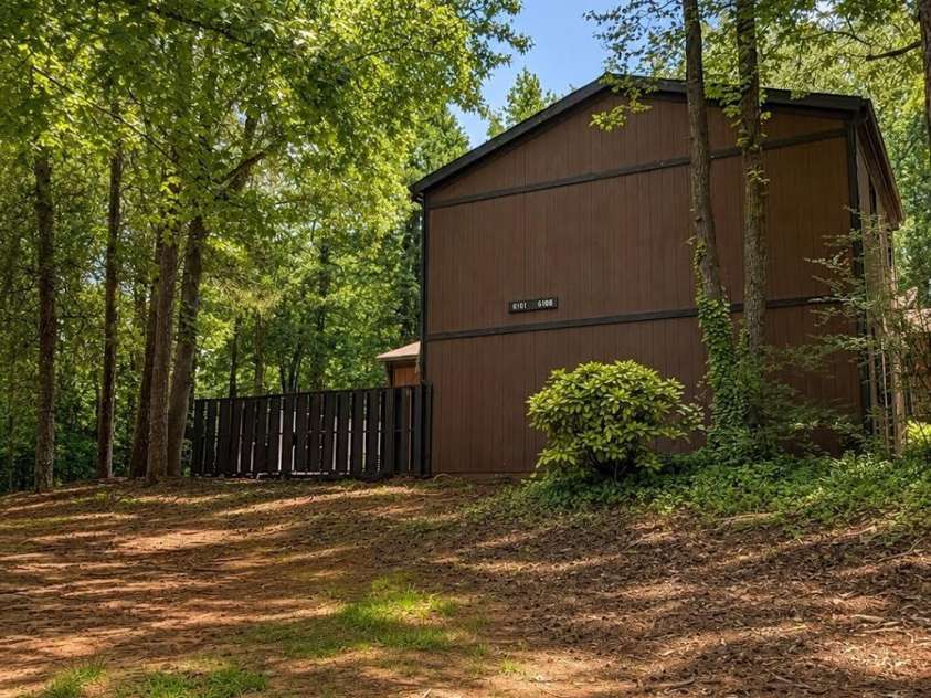 6101 honeysuckle Lane, Charlotte, NC 28212.  MLS# CAR4403515, YatesRealty ID 36688. 