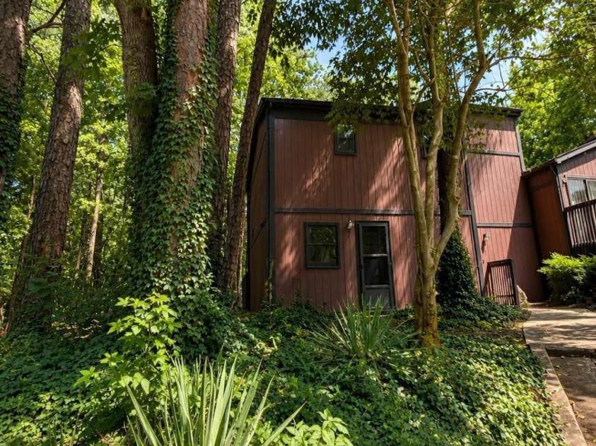 6101 honeysuckle Lane, Charlotte, NC 28212.  MLS# CAR4403515, YatesRealty ID 36688. 