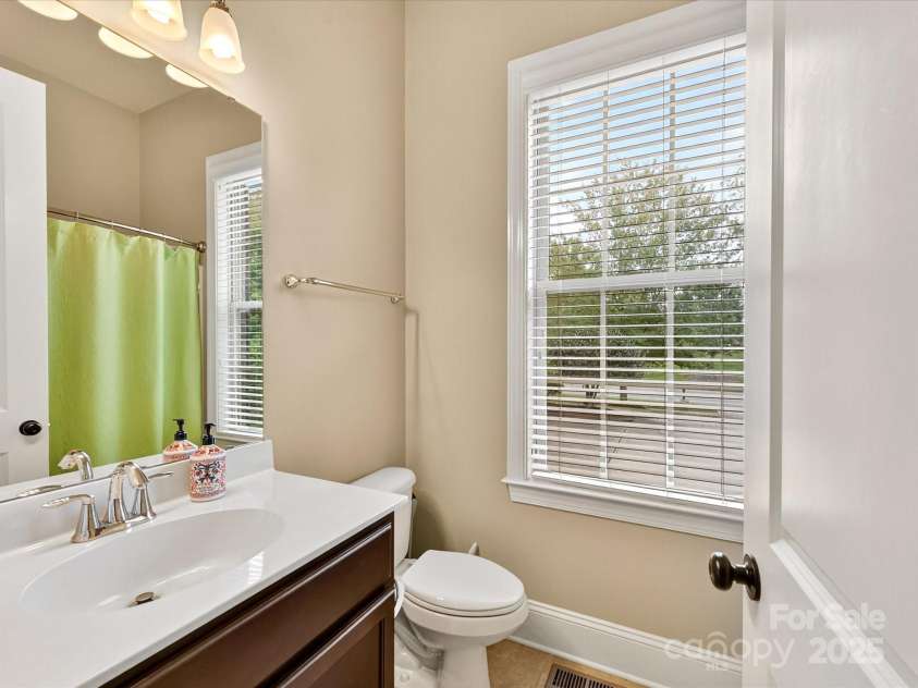 13130 Long Common Parkway, Huntersville, NC 28078.  MLS# CAR4310973, YatesRealty ID 3669. Ensuite bath