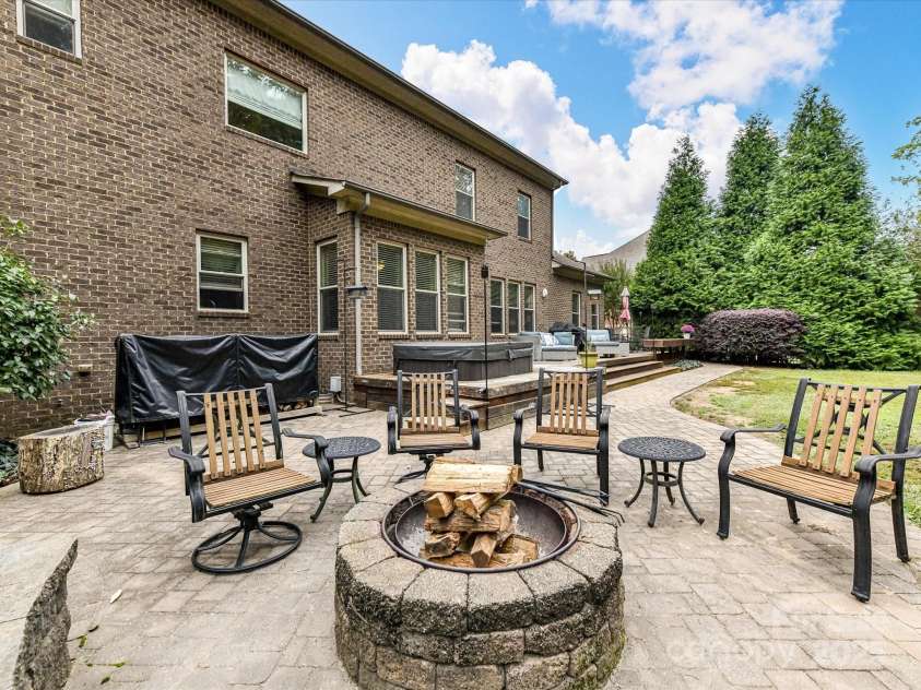 13130 Long Common Parkway, Huntersville, NC 28078.  MLS# CAR4310973, YatesRealty ID 3669. Fire Pit Area