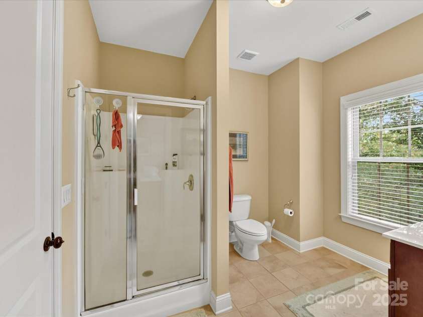 13130 Long Common Parkway, Huntersville, NC 28078.  MLS# CAR4310973, YatesRealty ID 3669. Jack and Jill Bathroom