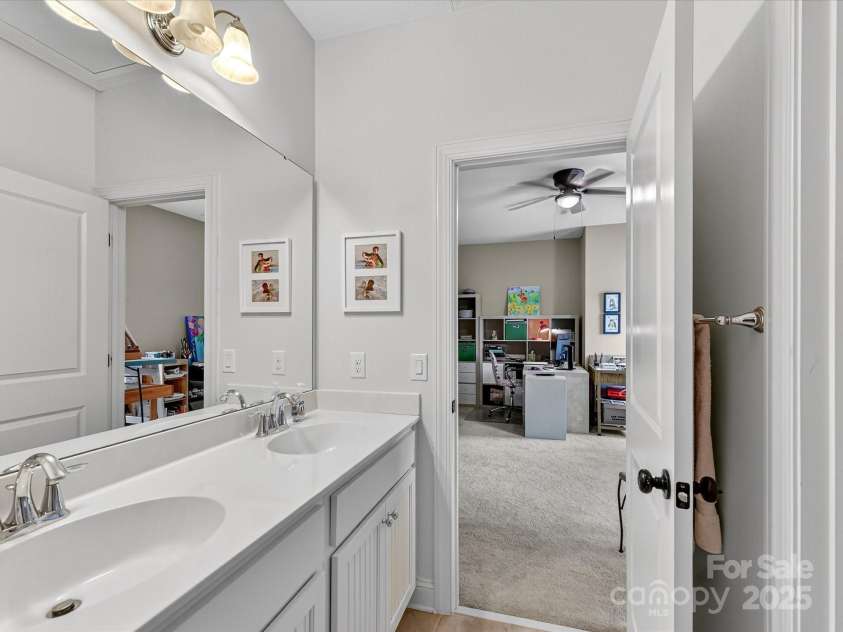 13130 Long Common Parkway, Huntersville, NC 28078.  MLS# CAR4310973, YatesRealty ID 3669. Jack and Jill Bathroom