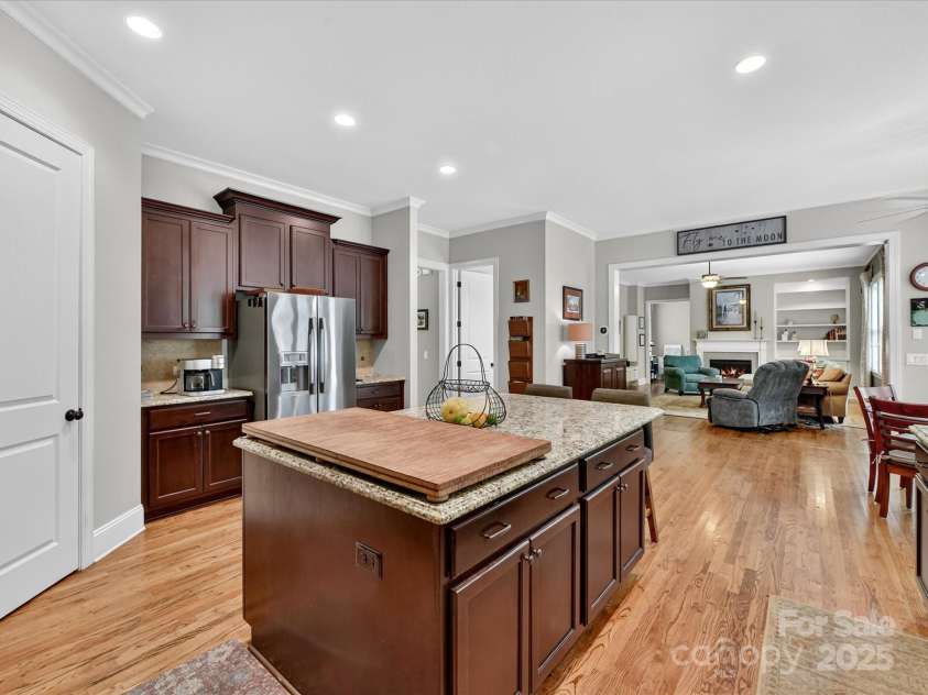 13130 Long Common Parkway, Huntersville, NC 28078.  MLS# CAR4310973, YatesRealty ID 3669. Kitchen