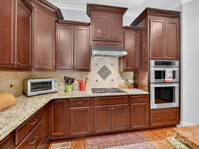 13130 Long Common Parkway, Huntersville, NC 28078.  MLS# CAR4310973, YatesRealty ID 3669. Kitchen