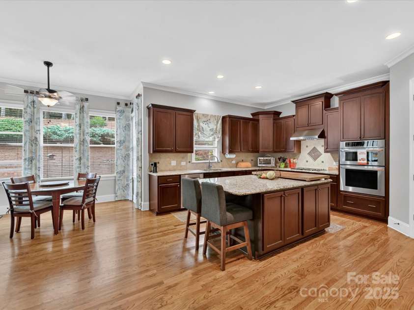 13130 Long Common Parkway, Huntersville, NC 28078.  MLS# CAR4310973, YatesRealty ID 3669. Kitchen & Breakfast