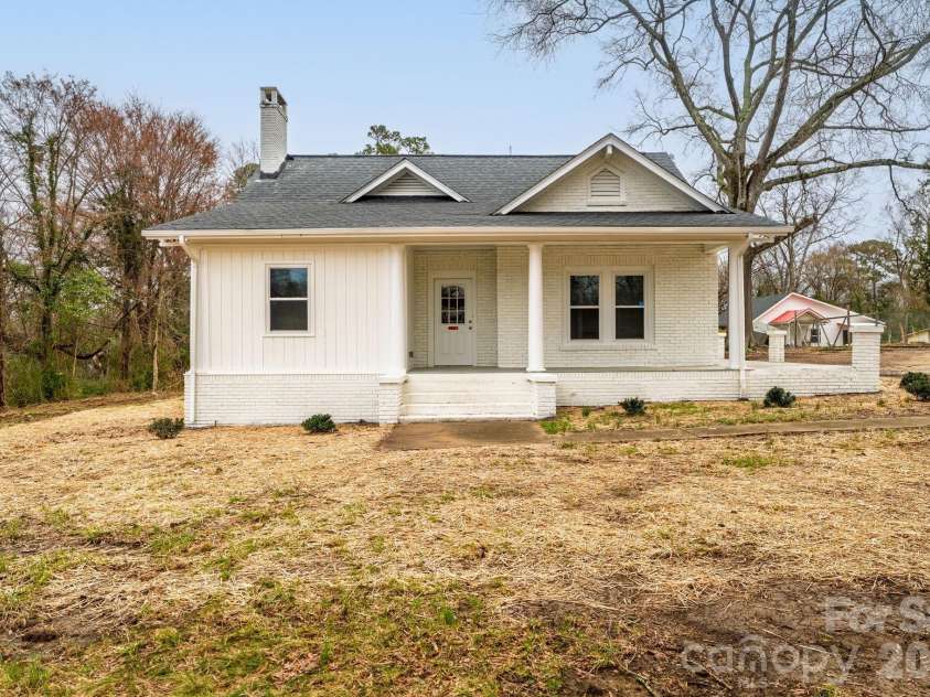 1817 Little Rock Road, Charlotte, NC 28214.  MLS# CAR4352307, YatesRealty ID 3669. 