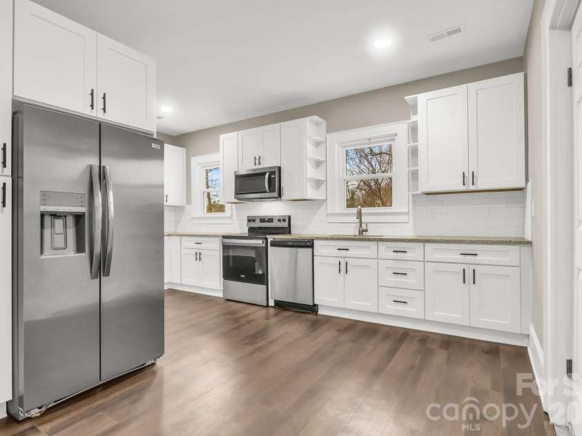 1817 Little Rock Road, Charlotte, NC 28214.  MLS# CAR4352307, YatesRealty ID 3669. 