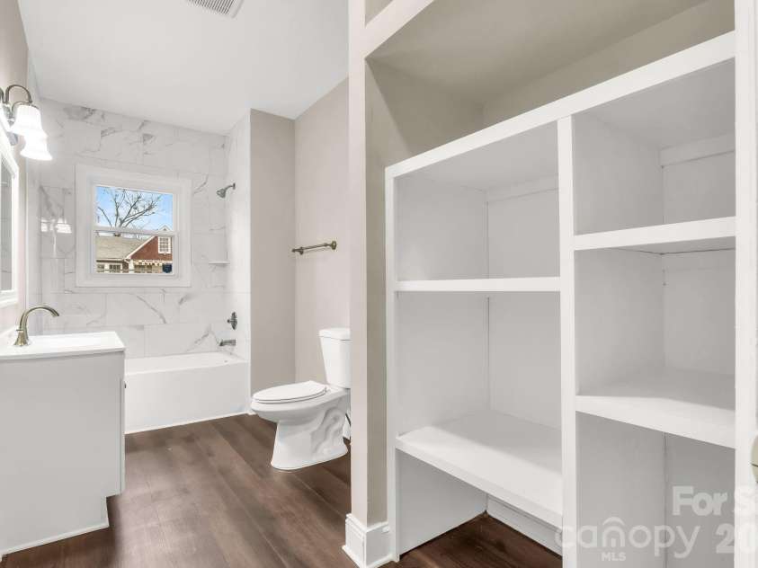 1817 Little Rock Road, Charlotte, NC 28214.  MLS# CAR4352307, YatesRealty ID 3669. 