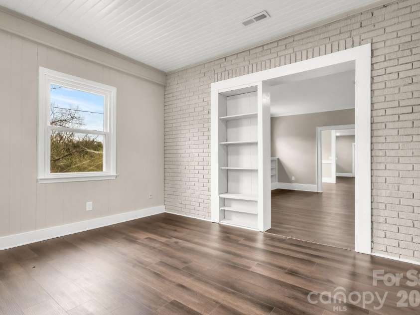 1817 Little Rock Road, Charlotte, NC 28214.  MLS# CAR4352307, YatesRealty ID 3669. 