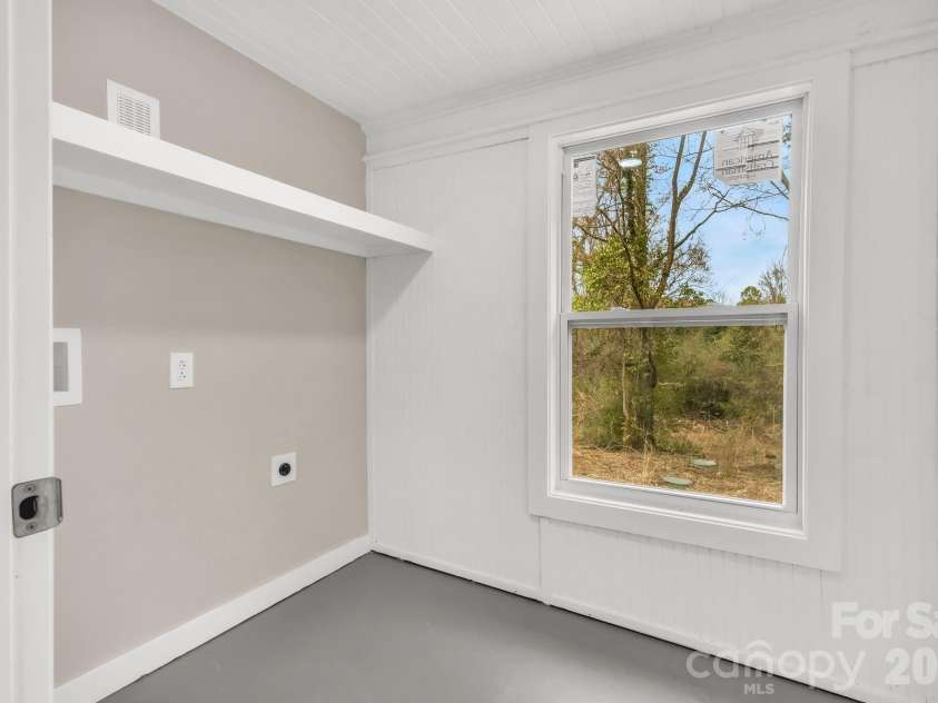 1817 Little Rock Road, Charlotte, NC 28214.  MLS# CAR4352307, YatesRealty ID 3669. 