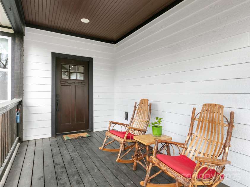 578 Dairy Street, Hendersonville, NC 28739.  MLS# CAR4221060, YatesRealty ID 3669. 