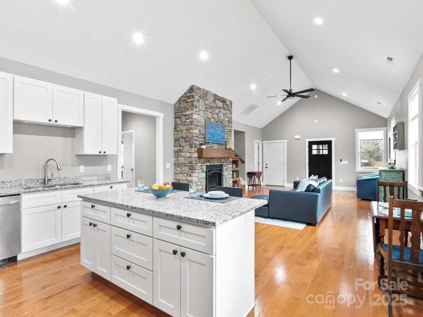 578 Dairy Street, Hendersonville, NC 28739.  MLS# CAR4221060, YatesRealty ID 3669. 