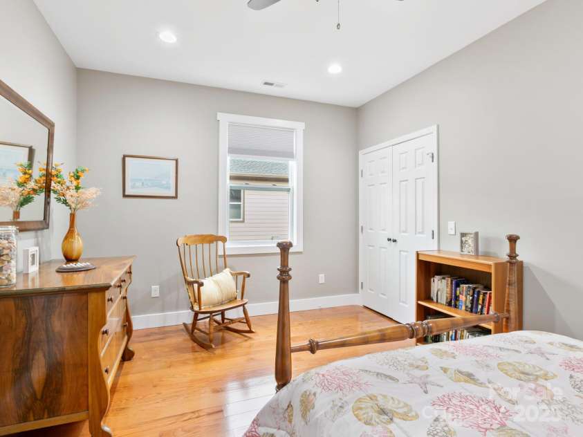 578 Dairy Street, Hendersonville, NC 28739.  MLS# CAR4221060, YatesRealty ID 3669. 