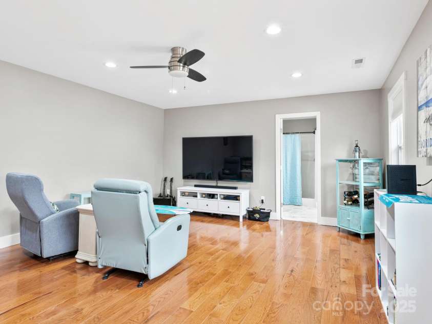 578 Dairy Street, Hendersonville, NC 28739.  MLS# CAR4221060, YatesRealty ID 3669. 