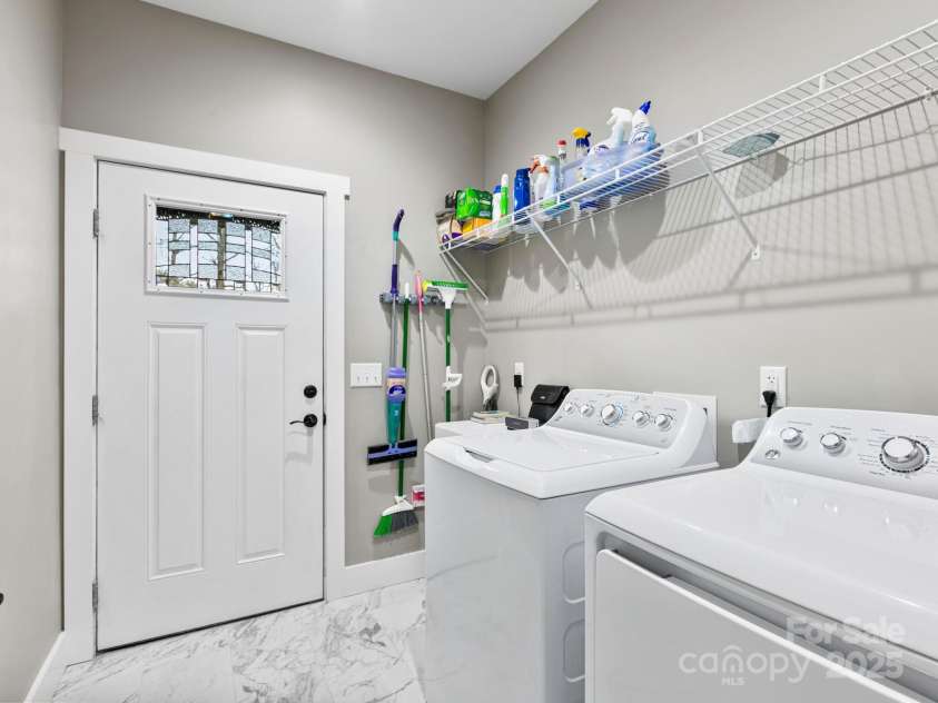 578 Dairy Street, Hendersonville, NC 28739.  MLS# CAR4221060, YatesRealty ID 3669. 