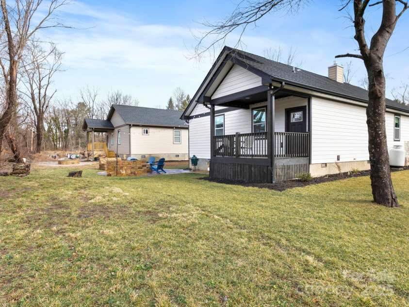 578 Dairy Street, Hendersonville, NC 28739.  MLS# CAR4221060, YatesRealty ID 3669. 