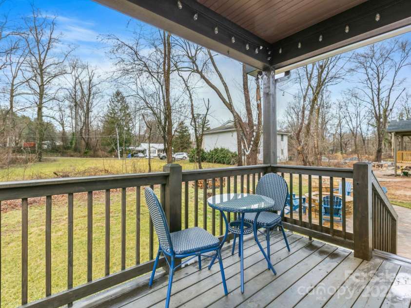 578 Dairy Street, Hendersonville, NC 28739.  MLS# CAR4221060, YatesRealty ID 3669. 