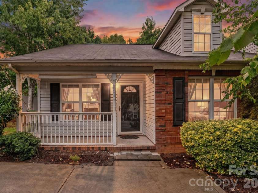 431 Danielle Way, Fort Mill, SC 29715.  MLS# CAR4403787, YatesRealty ID 36694. 