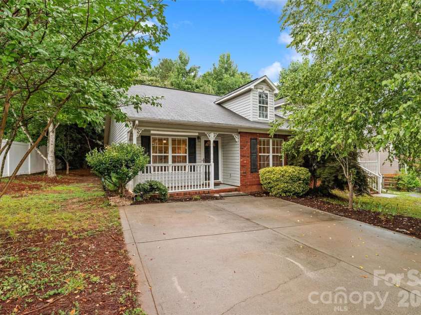 431 Danielle Way, Fort Mill, SC 29715.  MLS# CAR4403787, YatesRealty ID 36694. 
