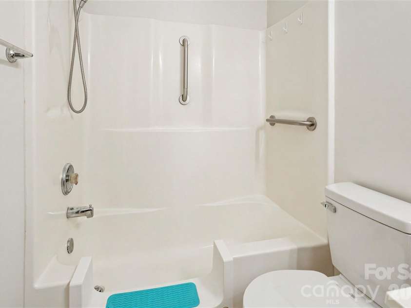 431 Danielle Way, Fort Mill, SC 29715.  MLS# CAR4403787, YatesRealty ID 36694. 