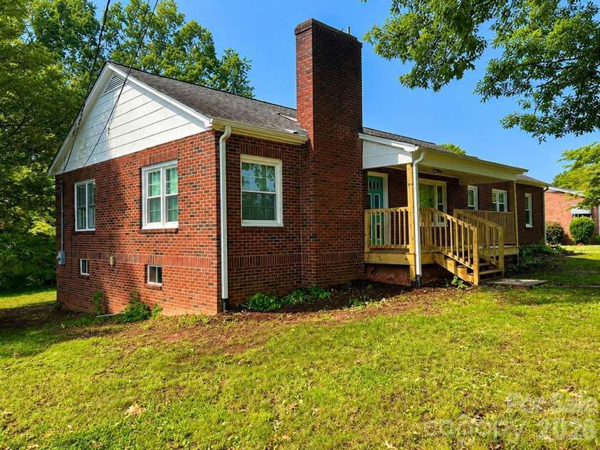 112 3rd Street, Conover, NC 28613.  MLS# CAR4403901, YatesRealty ID 36695. 