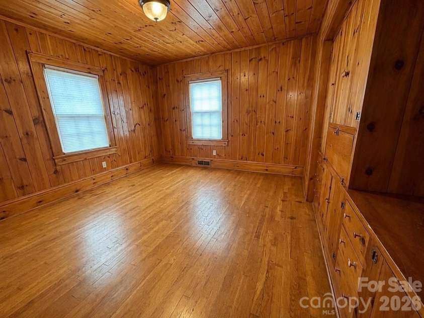 112 3rd Street, Conover, NC 28613.  MLS# CAR4403901, YatesRealty ID 36695. 