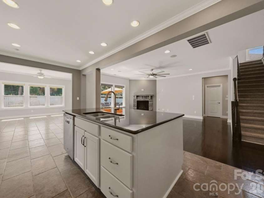125 Paradise Hills Circle, Mooresville, NC 28115.  MLS# CAR4401948, YatesRealty ID 36697. 