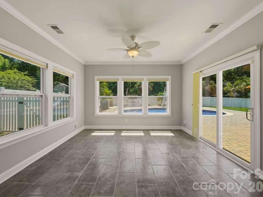 125 Paradise Hills Circle, Mooresville, NC 28115.  MLS# CAR4401948, YatesRealty ID 36697. 