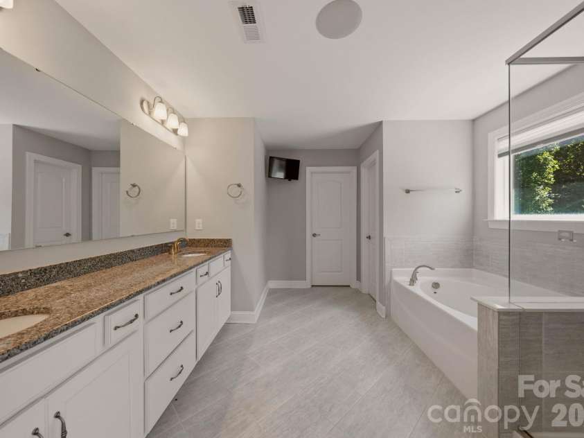 125 Paradise Hills Circle, Mooresville, NC 28115.  MLS# CAR4401948, YatesRealty ID 36697. 