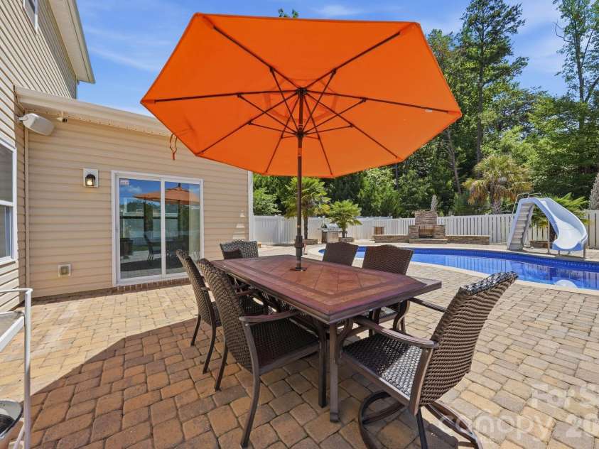 125 Paradise Hills Circle, Mooresville, NC 28115.  MLS# CAR4401948, YatesRealty ID 36697. 