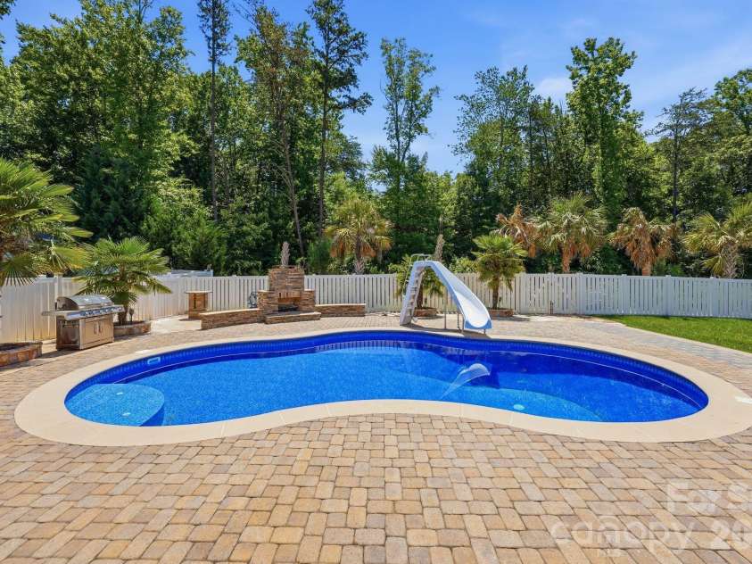 125 Paradise Hills Circle, Mooresville, NC 28115.  MLS# CAR4401948, YatesRealty ID 36697. 