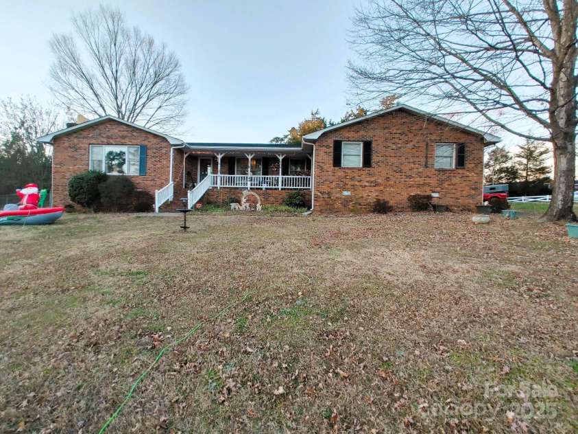 1753 Smith Farm Road, Lexington, NC 27292.  MLS# CAR4213452, YatesRealty ID 367. 