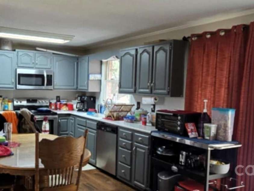 1753 Smith Farm Road, Lexington, NC 27292.  MLS# CAR4213452, YatesRealty ID 367. Kitchen