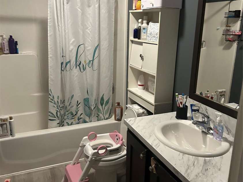 415 Rovingwood Drive, Waynesville, NC 28786.  MLS# CAR4317196, YatesRealty ID 367. Bathroom 2