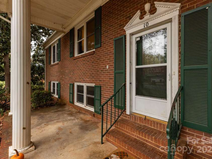 10 Maple Court, Newton, NC 28658.  MLS# CAR4319557, YatesRealty ID 3670. 