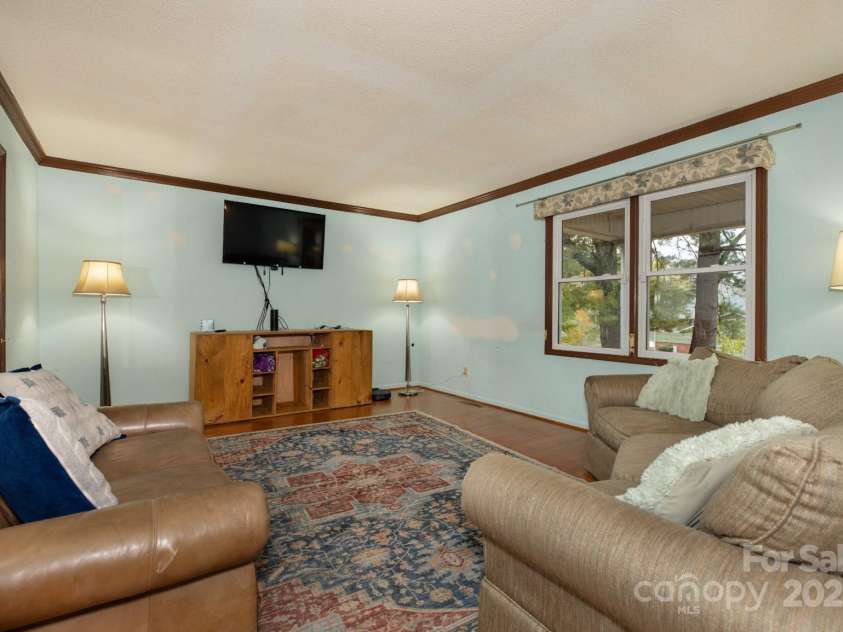 10 Maple Court, Newton, NC 28658.  MLS# CAR4319557, YatesRealty ID 3670. 