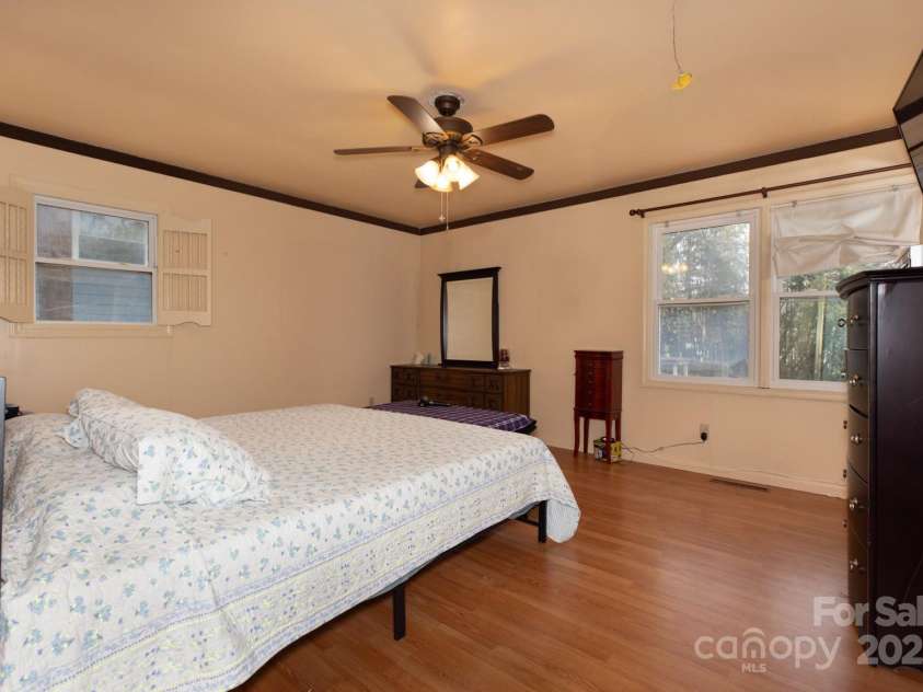 10 Maple Court, Newton, NC 28658.  MLS# CAR4319557, YatesRealty ID 3670. 